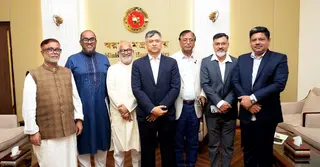 স্বরাষ্ট্রমন্ত্রীর সঙ্গে নবনিযুক্ত ছয় সিটি প্রশাসকের সৌজন্য সাক্ষাৎ